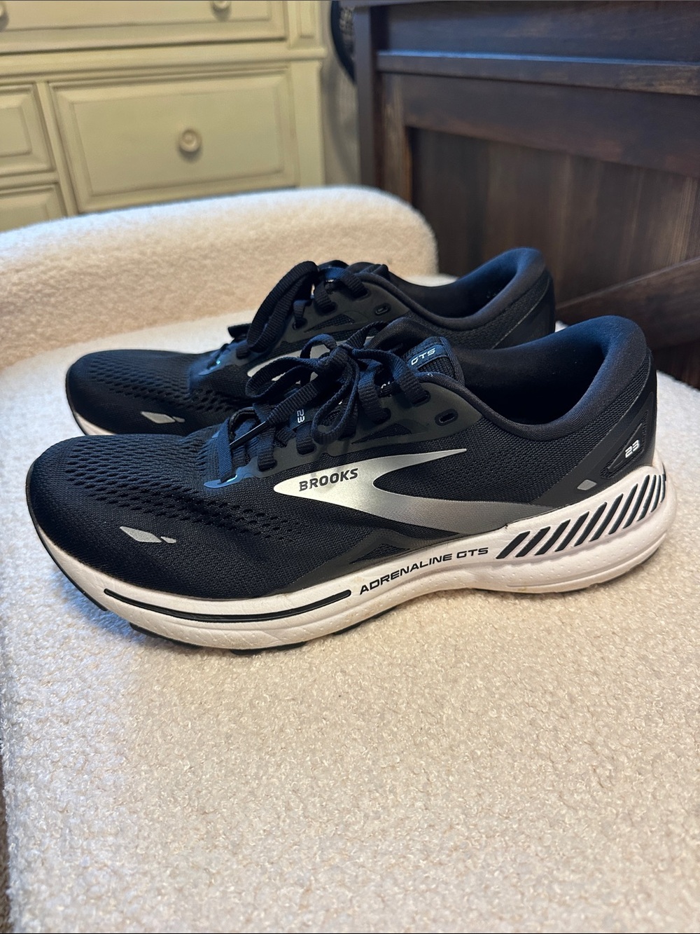 Brooks Adrenaline GTS Women’s Running Shoes - Black & White